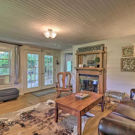 Lil Red Hen Cottage In The Boone Area With Hot Tub Уэст-Джефферсон Экстерьер фото